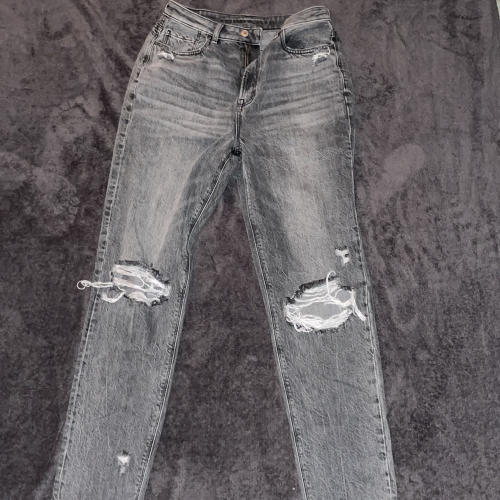 Size 6 long. Worn once or twice. Great condition!